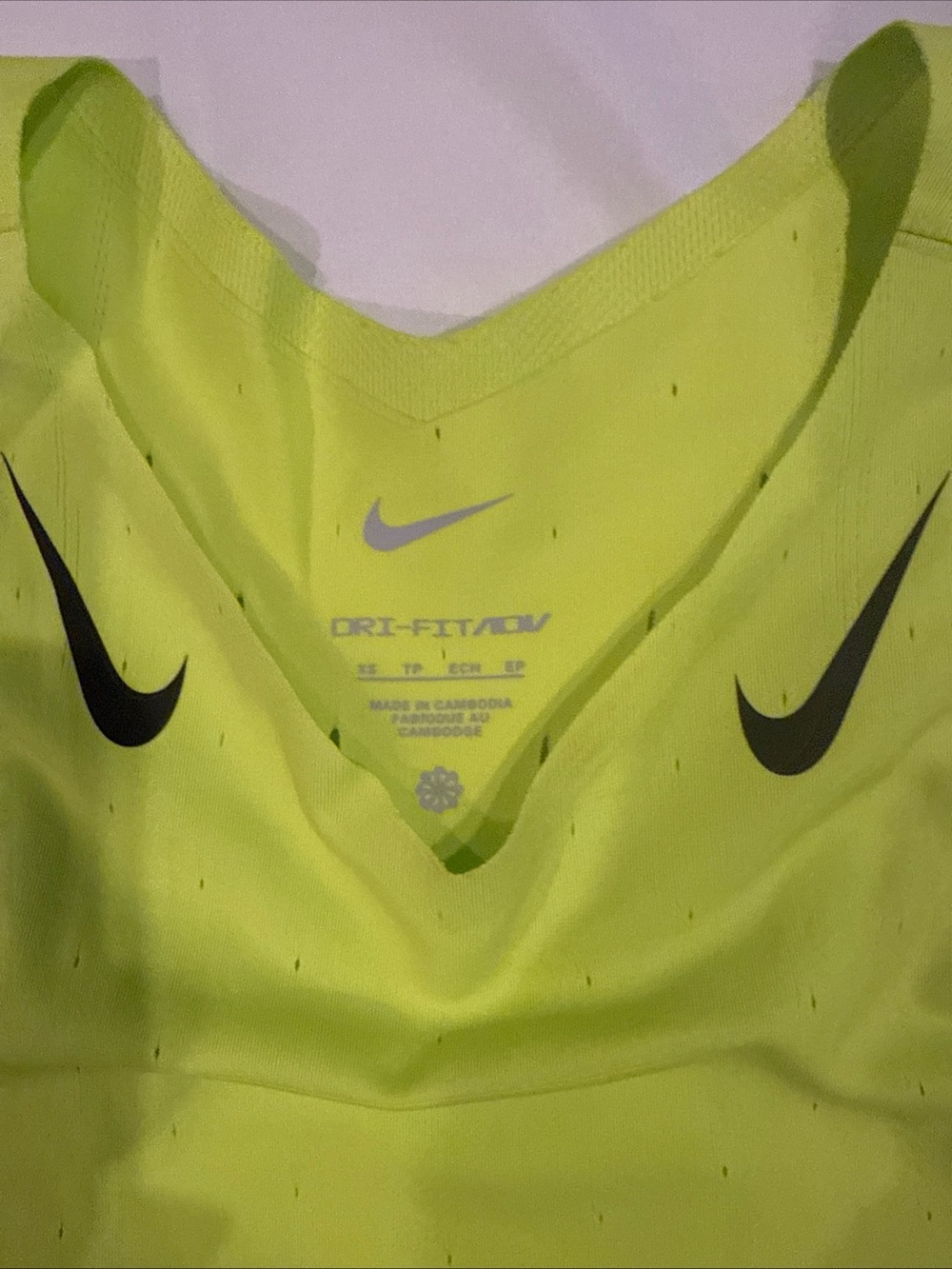 NWT Nike Dri-FIT ADV AeroSwift Running Women's XS Singlet Cyber Green FN2504 - Picture 2 of 8